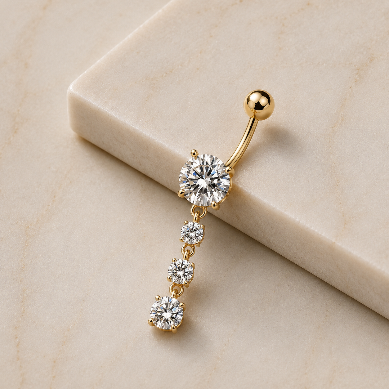 Bauchnabelpiercing-Banane-Titan-Cascada-gold-mamor