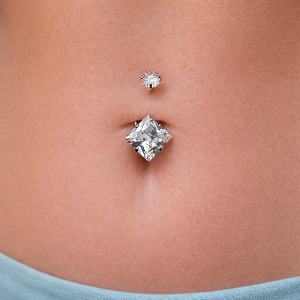 Bauchnabelpiercing-Banane-Titan-Crystal-Square-2.1
