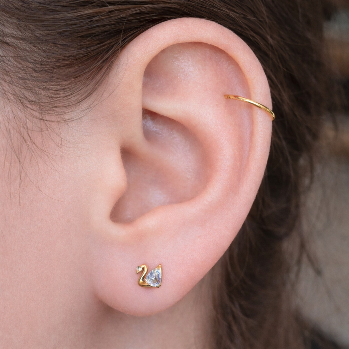 Labret-Piercing-Schwan-2.2
