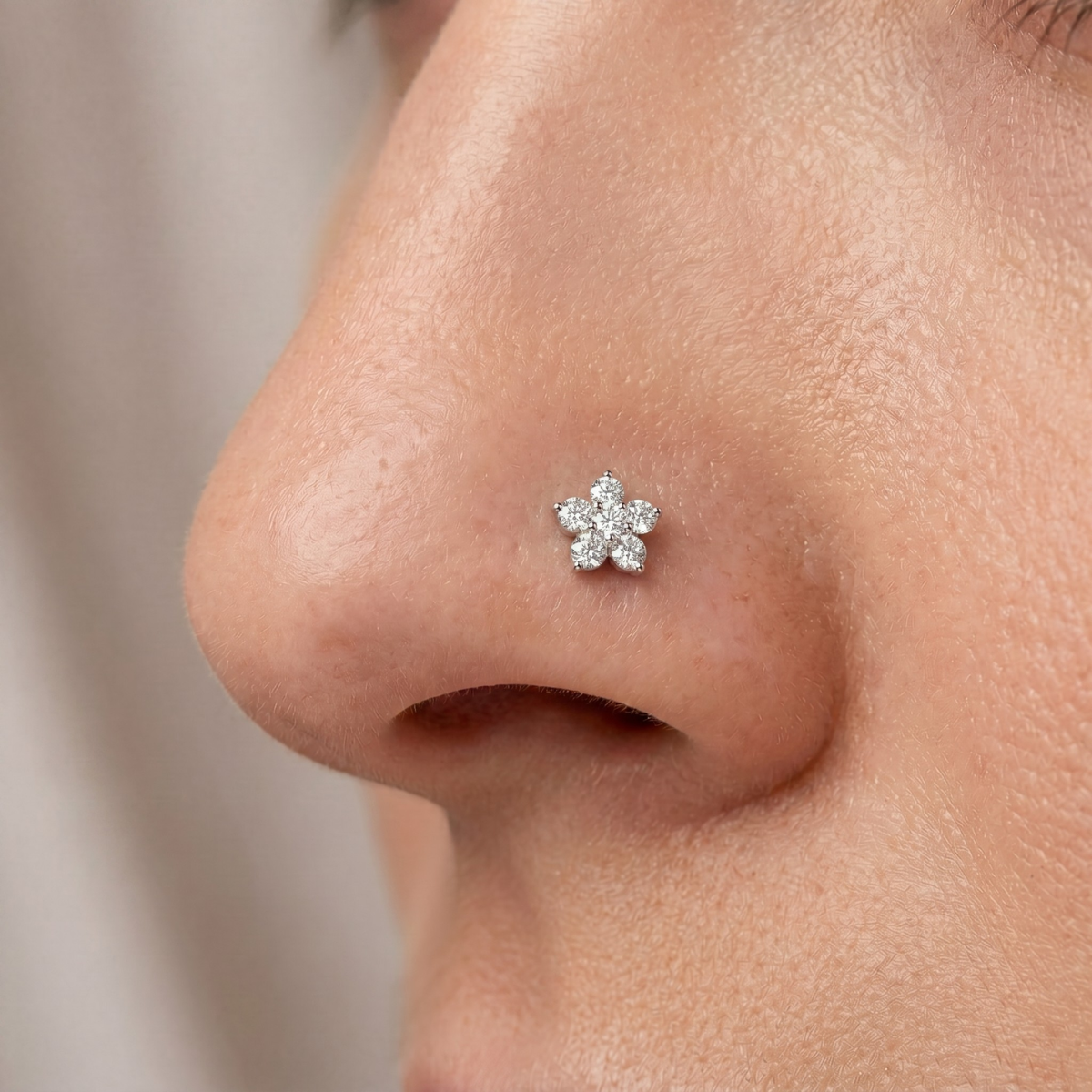 Nasenpiercing-Nostril-Spirale-Blume-gold-3