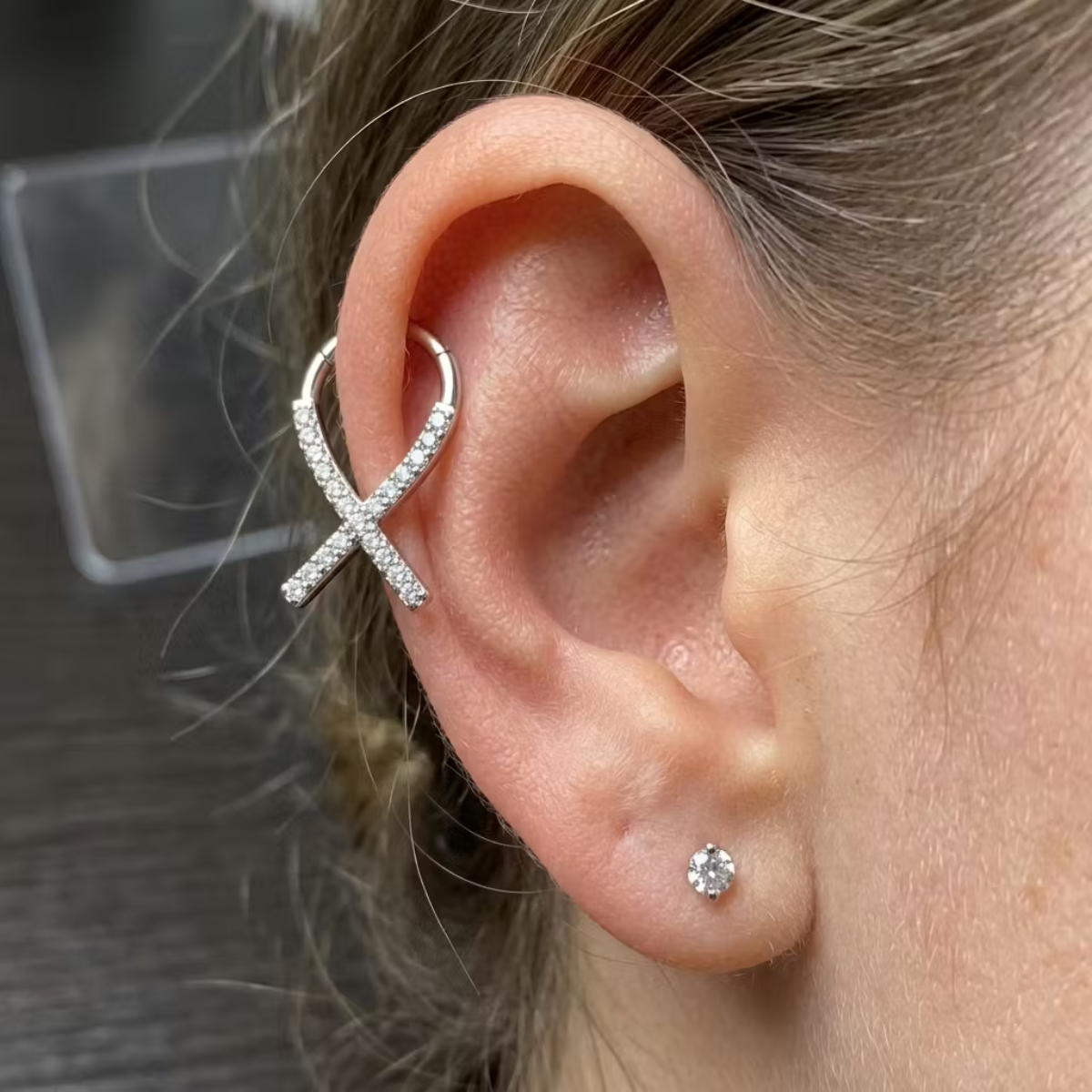 Segmentring-Clicker-Piercing-Crystal-Cross-6