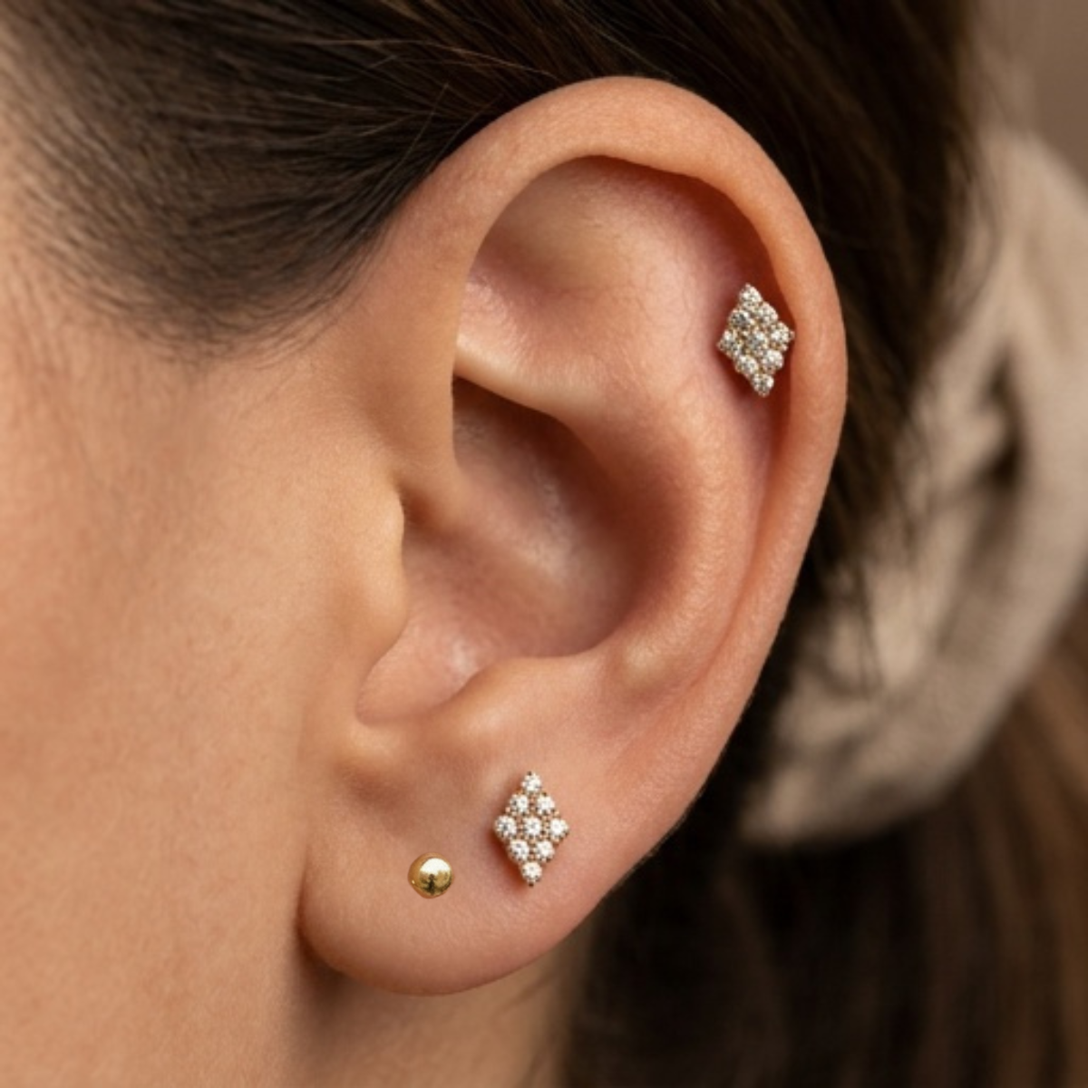 Titan-Labret-piercing-Ohr-crystal-cluster-2.1