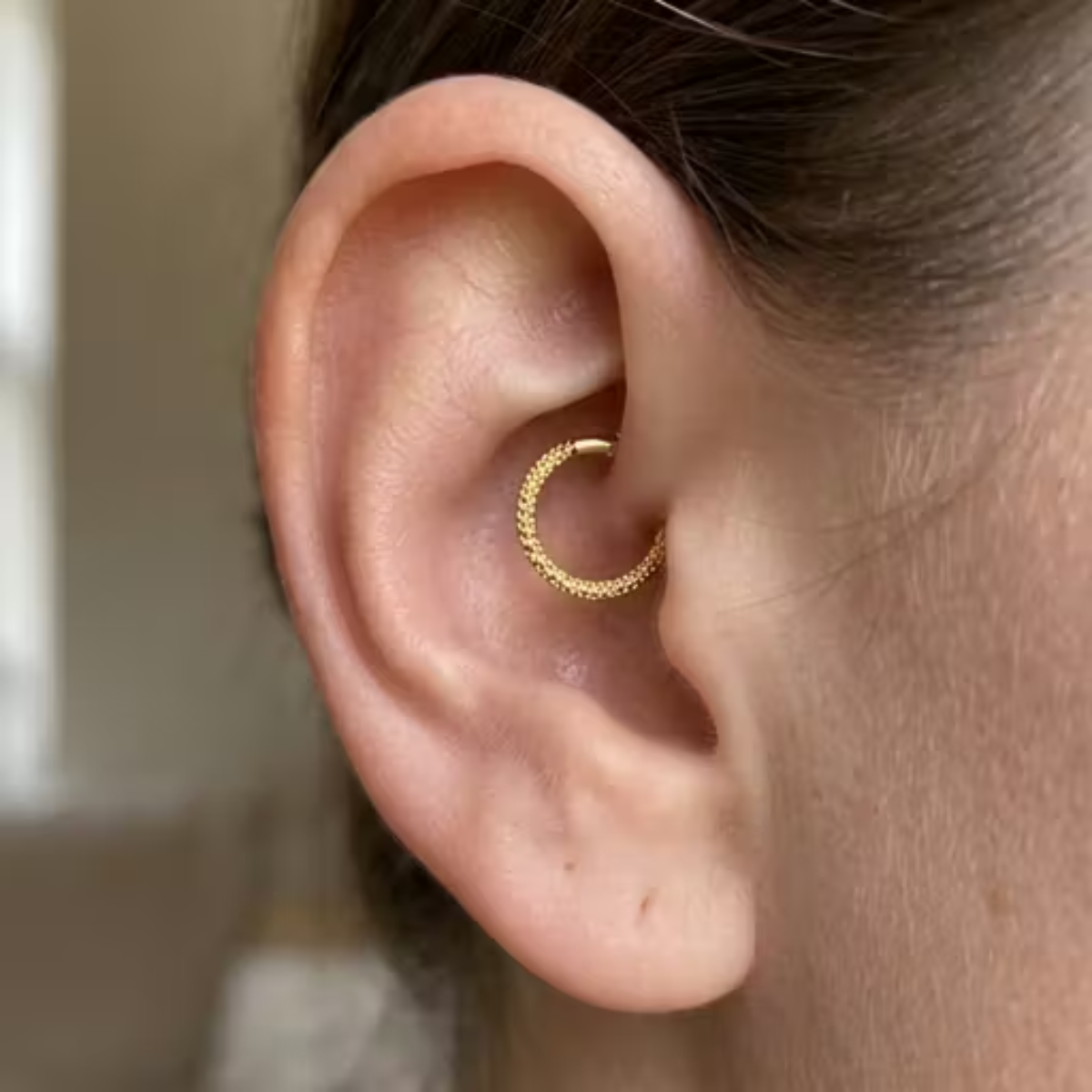 Titan-Segmentring-Clicker-Piercing-Hammered-Shine-1.2