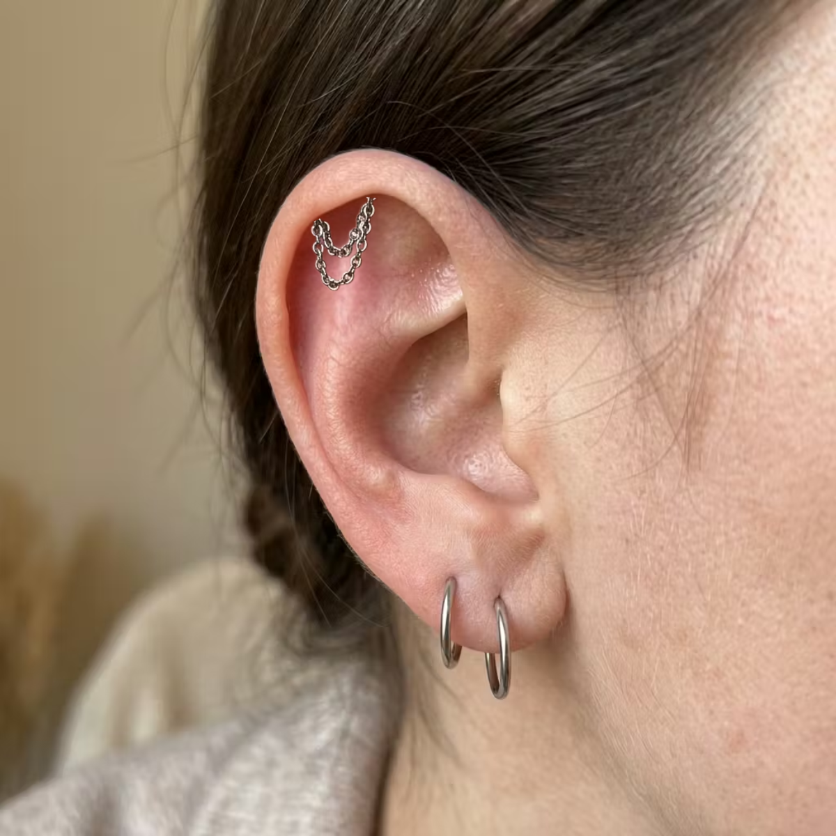 Titan Labret Piercing - Leandra