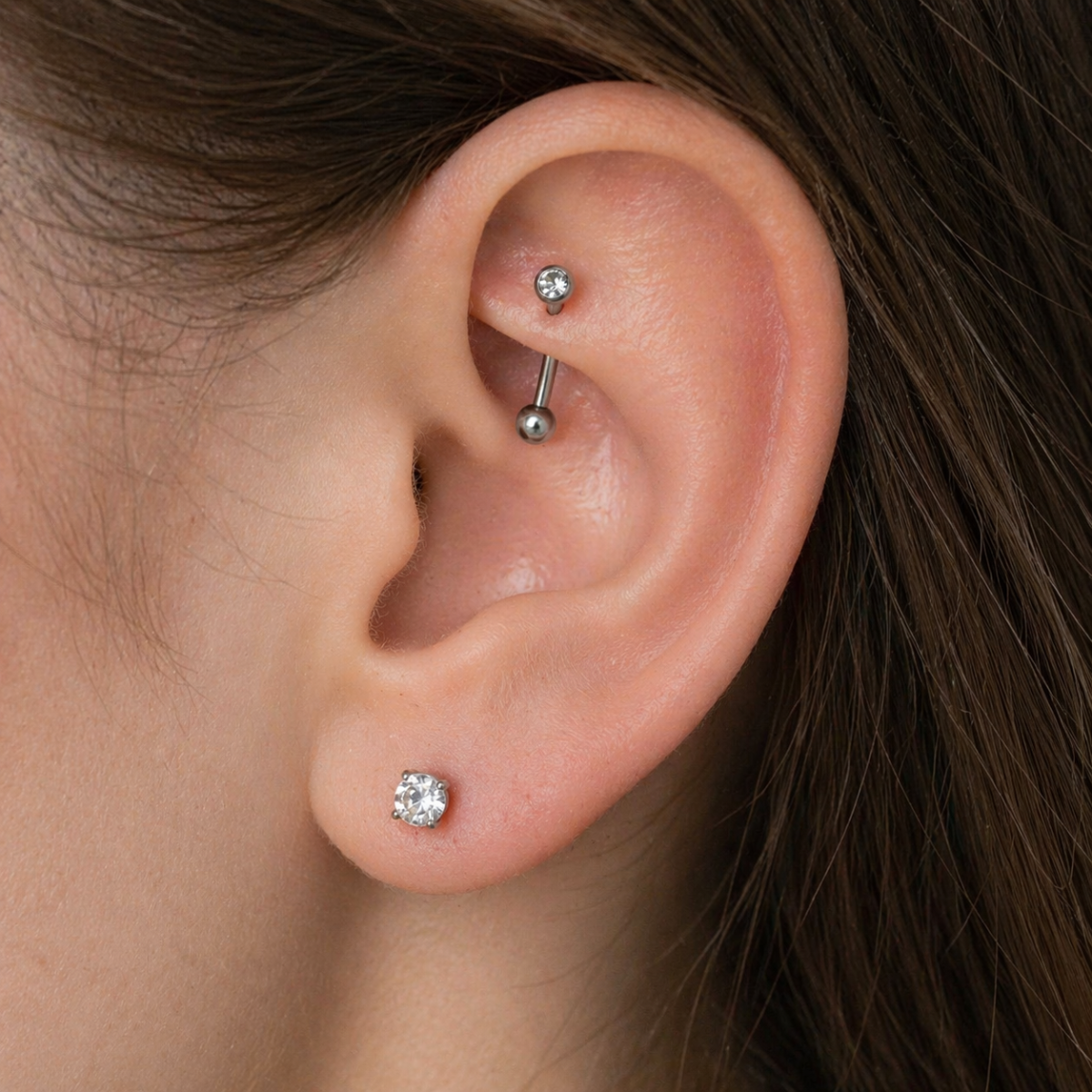 Bananen-Augenbraue-Ohr-Piercing-Naelia-4