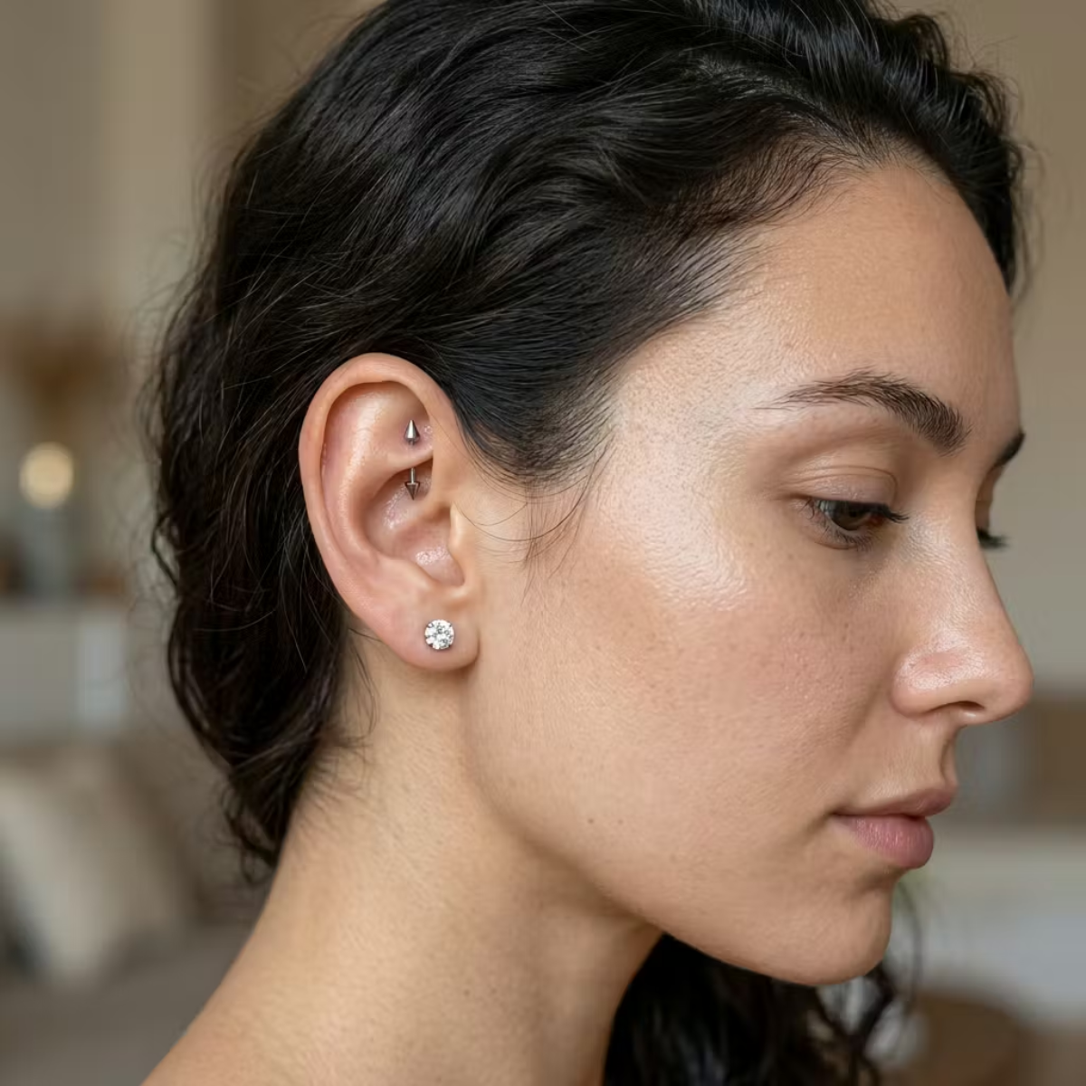 Bananen-Augenbraue-Ohr-Piercing-Valora-3