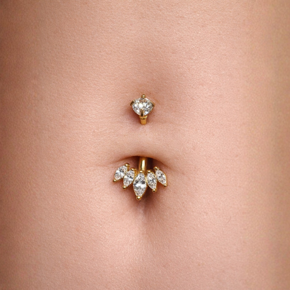 Bauchnabelpiercing-Banane-Bluetenfaecher-1