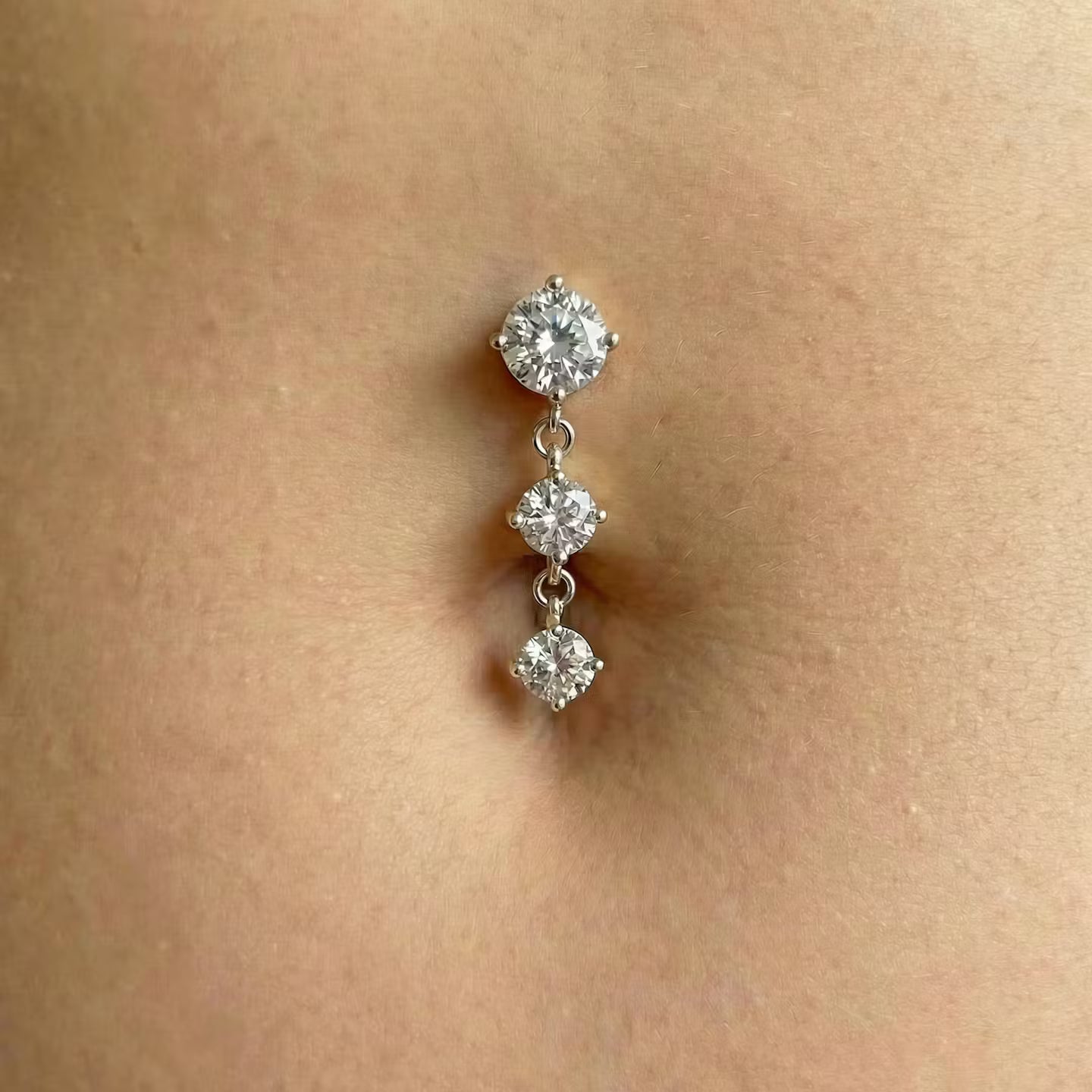 Bauchnabelpiercing-Banane-Trinity-Shine-2.1