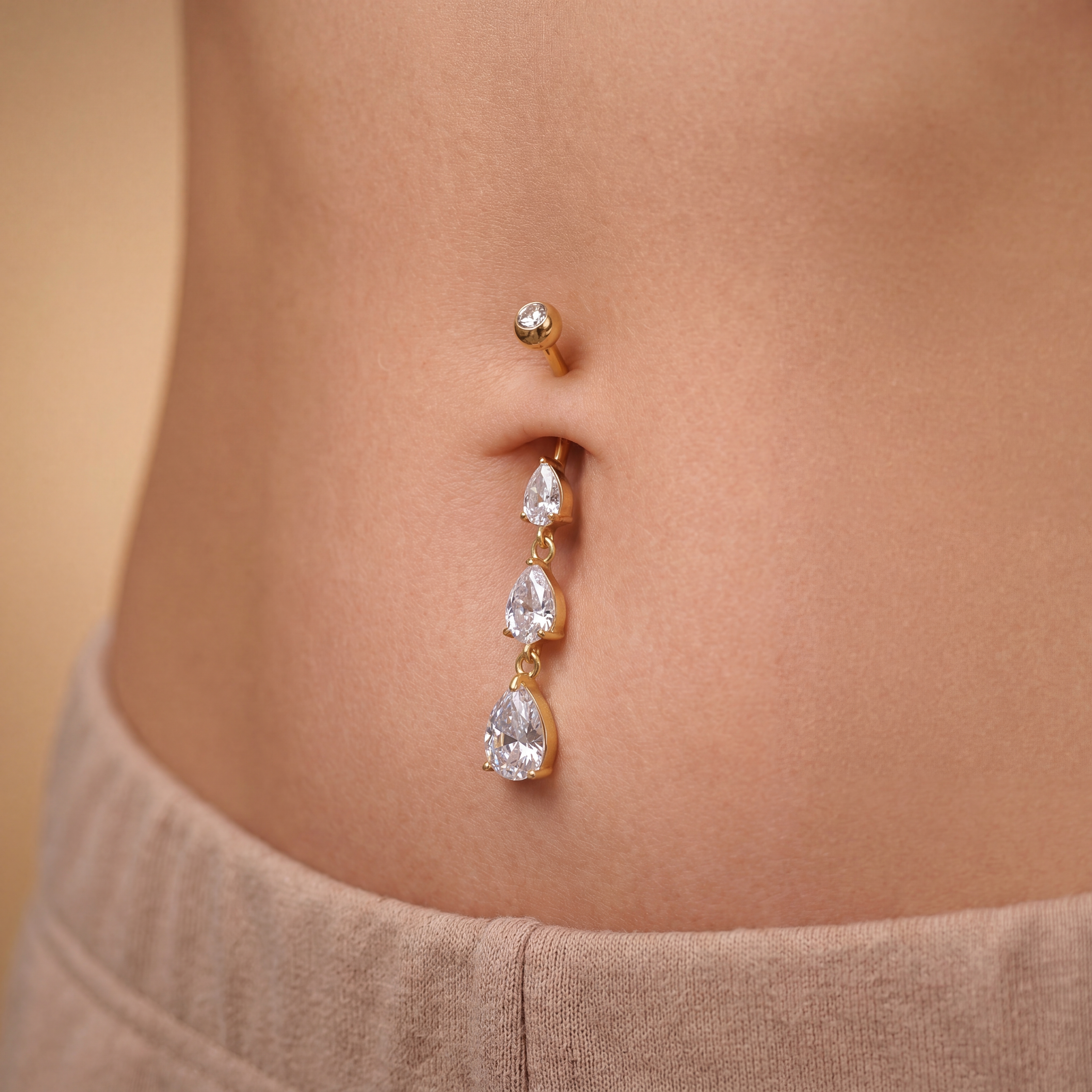 Bauchnabelpiercing-Banane-Zirkonia-Gold-Tropfenglanz-2