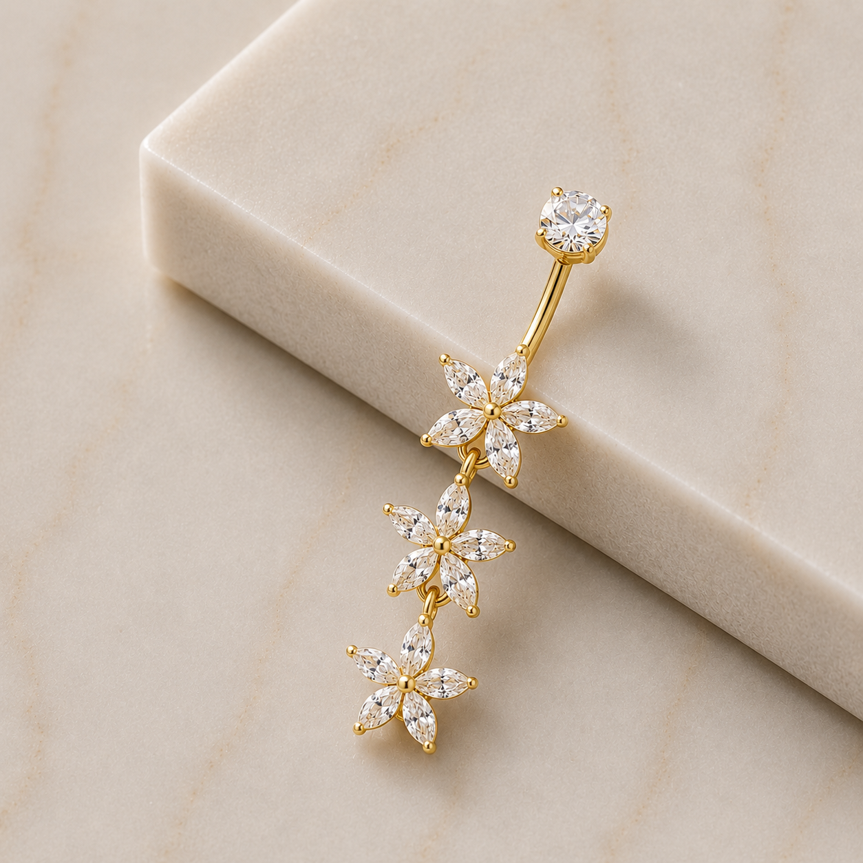 Bauchnabelpiercing-Fiorea-Anhaenger-Blumen-gold-mamor