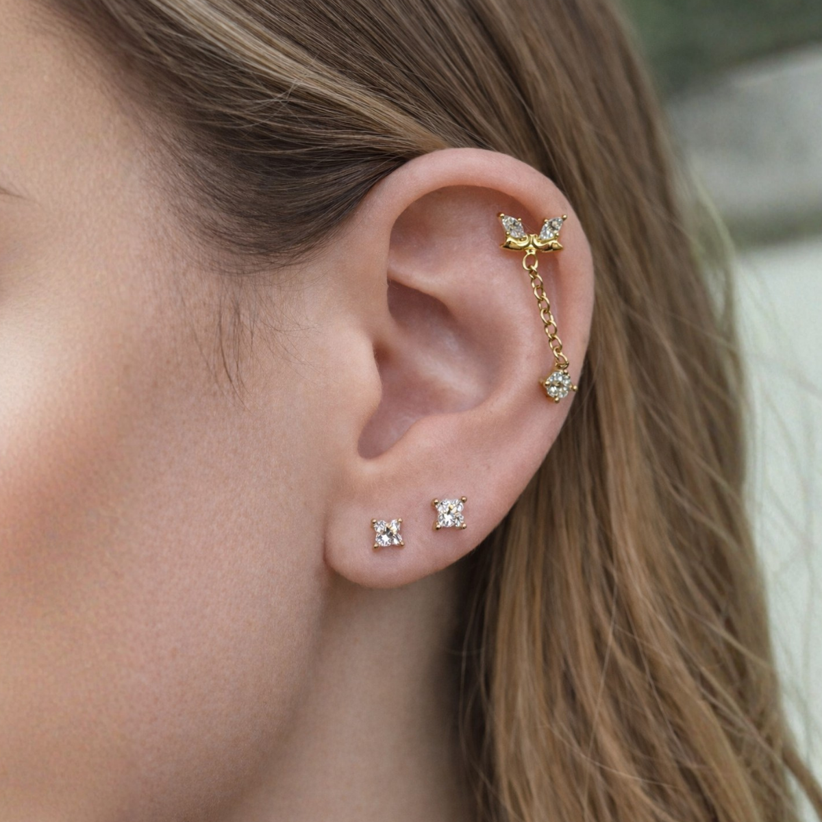Labret-Piercing-Butterfly-Drop-1.1