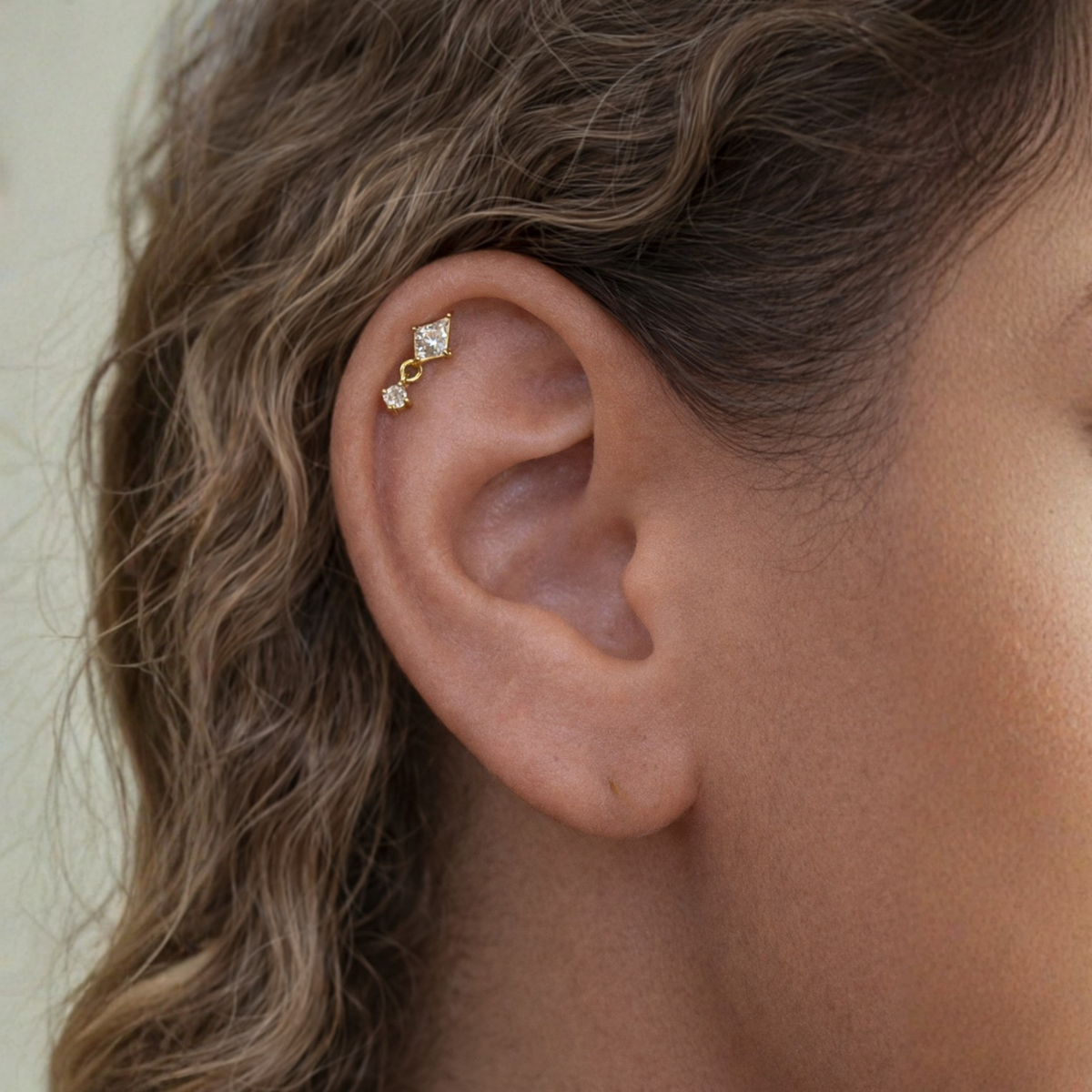 Labret-Piercing-Cascade-1.2