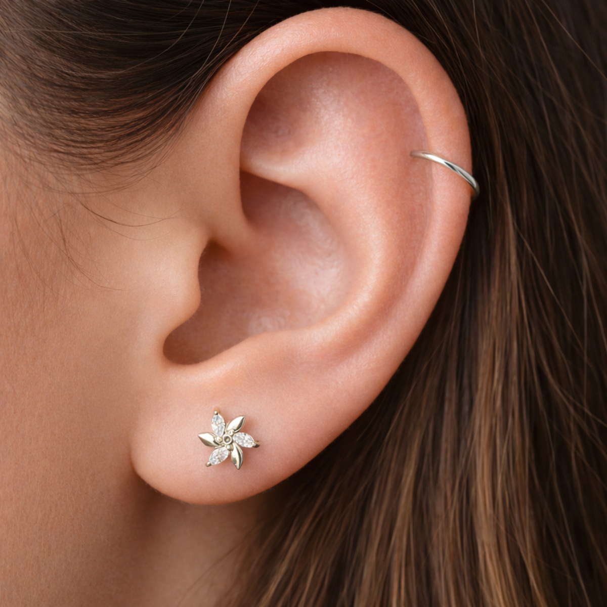 Labret-Piercing-Ohr-Bluetenstern-1.4