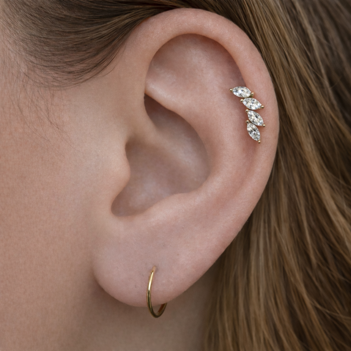 Labret-Piercing-Ohr-Marquise-Glow-1.2