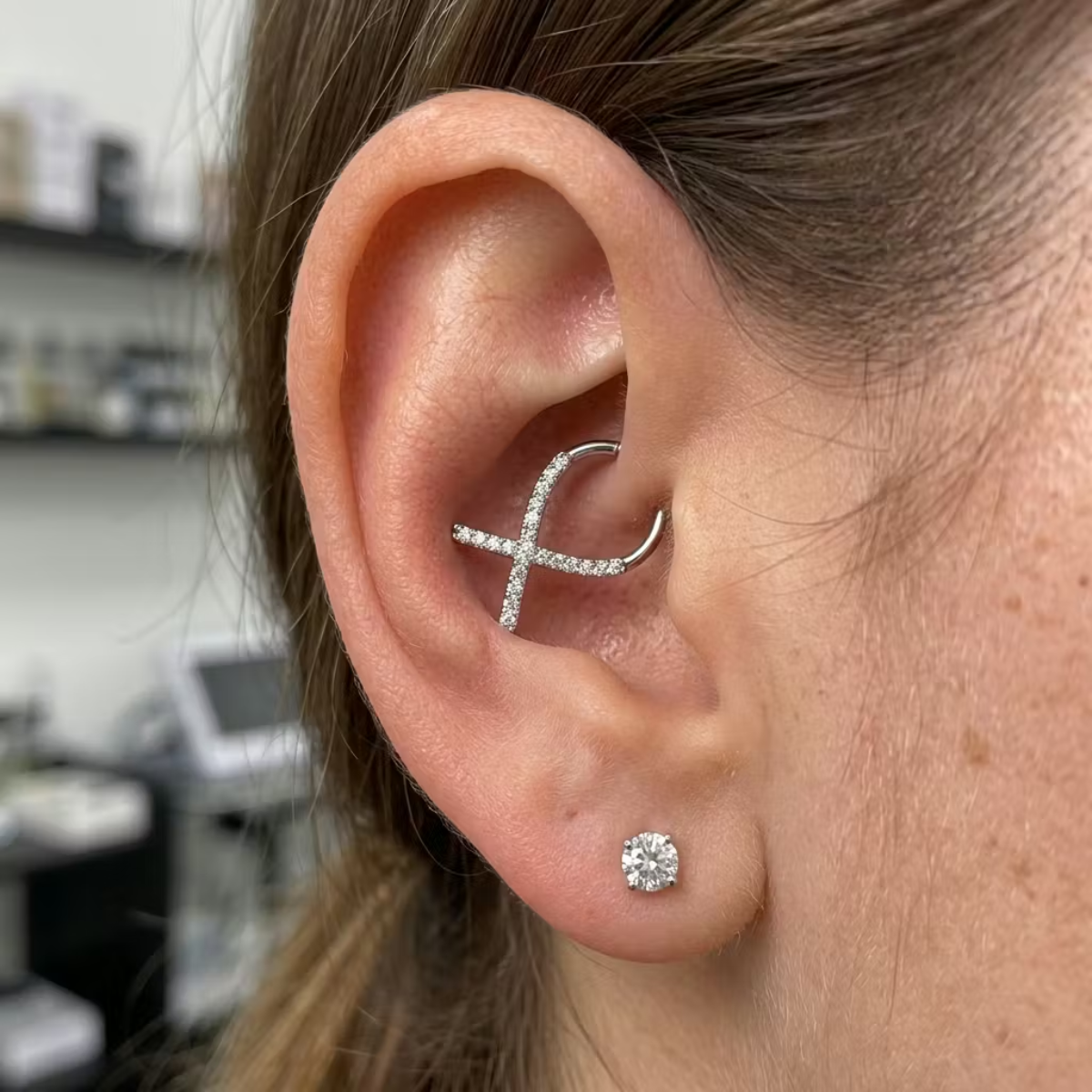Segmentring-Clicker-Piercing-Crystal-Cross-5