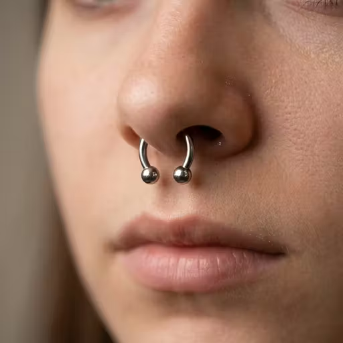 Titan-Hufeisen-Piercing-1.1