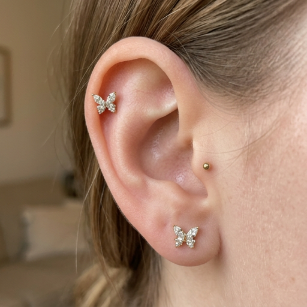 Titan-Labret-piercing-Ohr-Butterfly-2