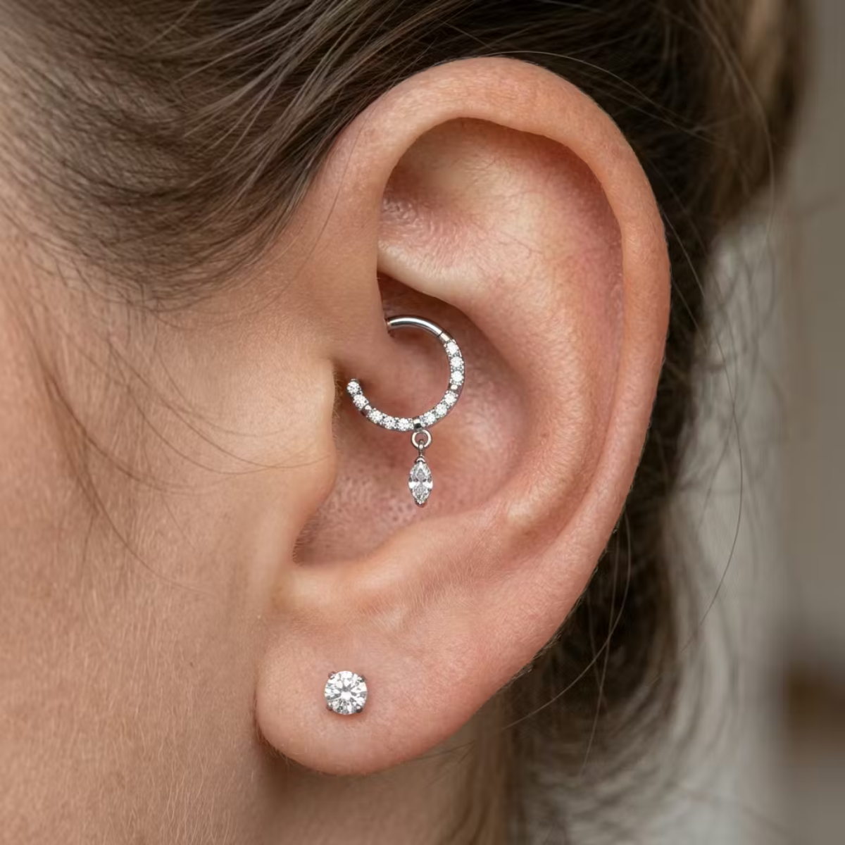 Titan-Segmentring-Clicker-Piercing-Auriel-4