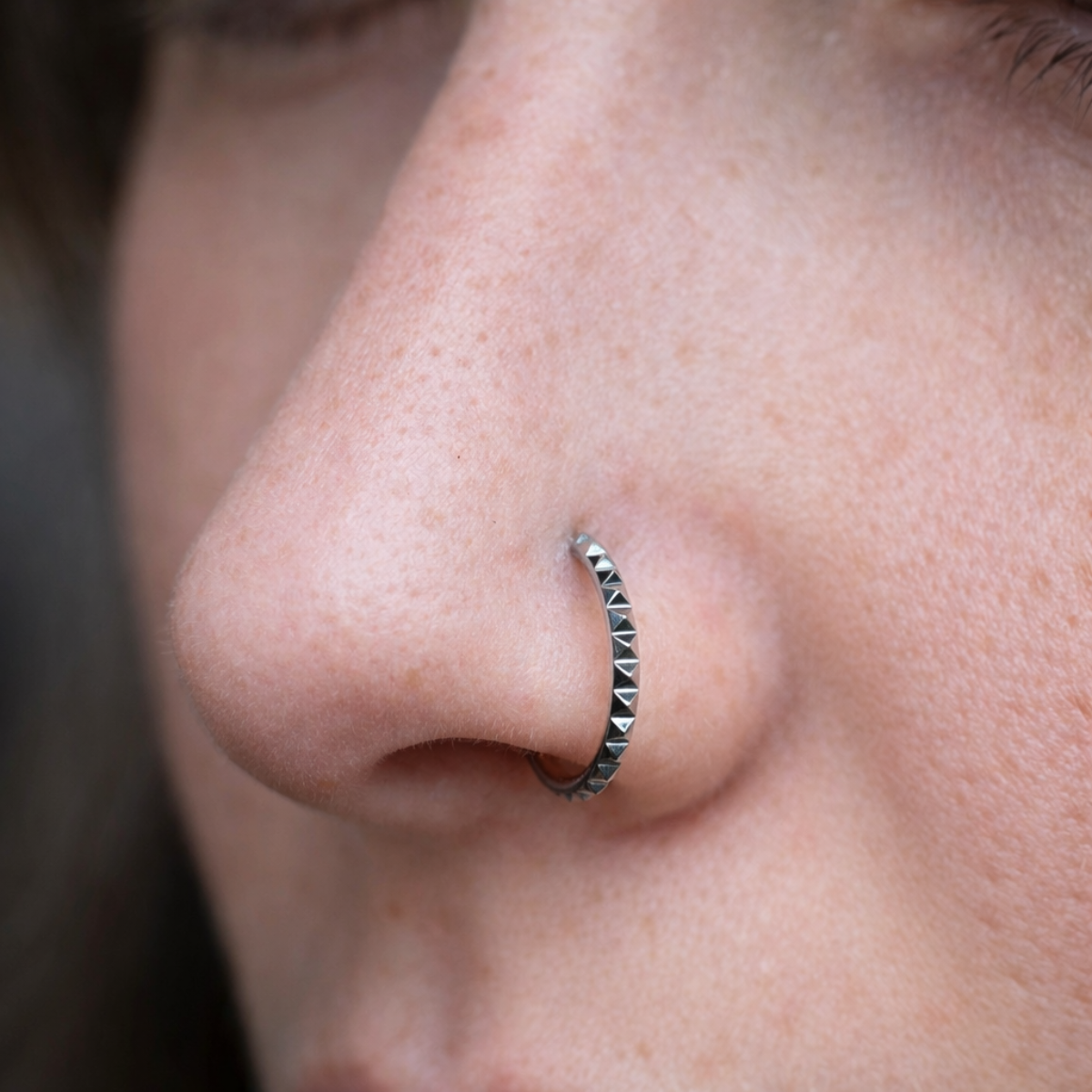 Titan-Segmentring-Clicker-Piercing-Prisma-2.1